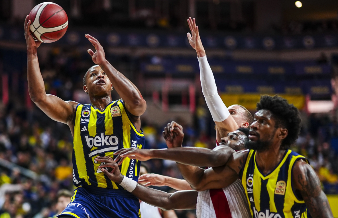 Fenerbahçe Beko Basketbol Süper Ligi’nin yeni lideri oldu