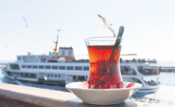 İstanbul’un simgesiydi: Vapurlarda çay servisi bitiyor mu?