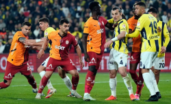 Dev derbide saat değişti! Galatasaray–Fenerbahçe maçı kaçta oynanacak?